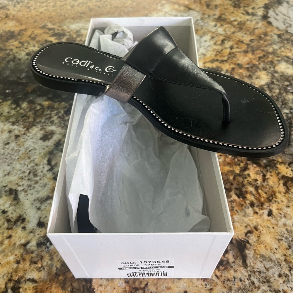 CANDI & Co Black Sandal with silver & grey metal detail. ITALY.  SIZE 8.5M  NEW